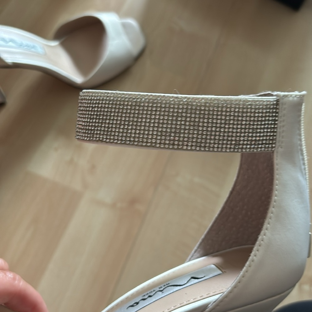 Nina Ivory Dezzie heels - Picture 3 of 6